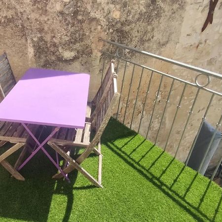 T3 Avec Sa Terrasse Au Coeur Du Village Medieval Sauzet  Екстер'єр фото