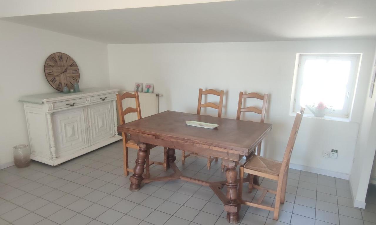 T3 Avec Sa Terrasse Au Coeur Du Village Medieval Sauzet  Екстер'єр фото